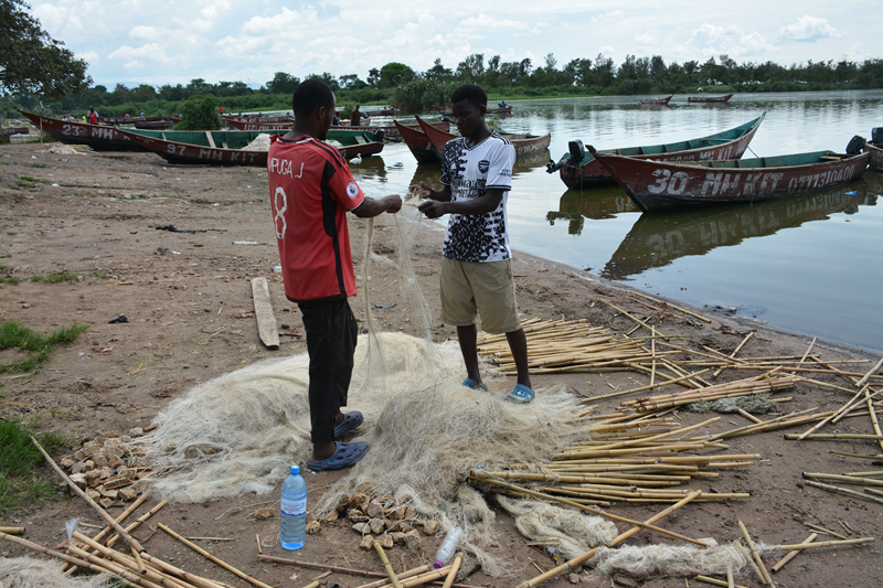 The standardised nets and boats at Lake George